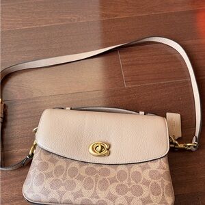 Vintage Coach Women’s Tan and Brown Signature Crossbody Bag